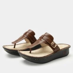 Kennedi Marrone Sandal