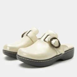 Shoes Osmosis Gold Cream Shoe