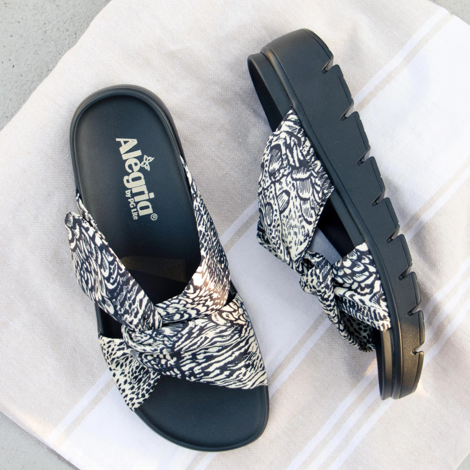 Rylie Birds Of A Feather Sandal 2 Rylie Birds Of A Feather Sandal - Image 2